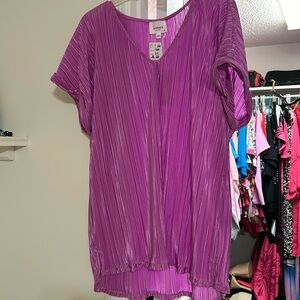 🚨🚨 PRICE IS FIRM 🚨🚨 💜💜 beautiful top 💜💜- NWT!